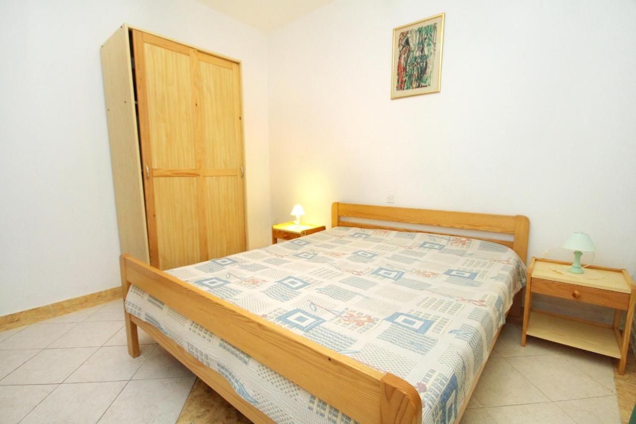 Apartment Novalja 9334D Exterior photo
